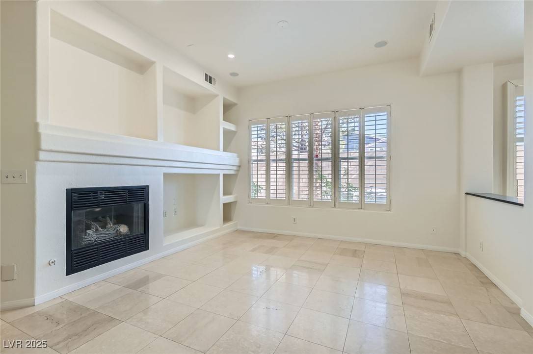 Las Vegas, NV 89147,8040 Arcadian LN