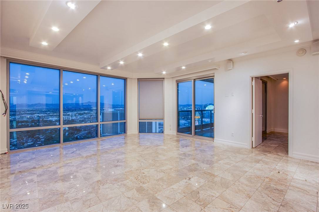 Las Vegas, NV 89109,322 Karen AVE #3801