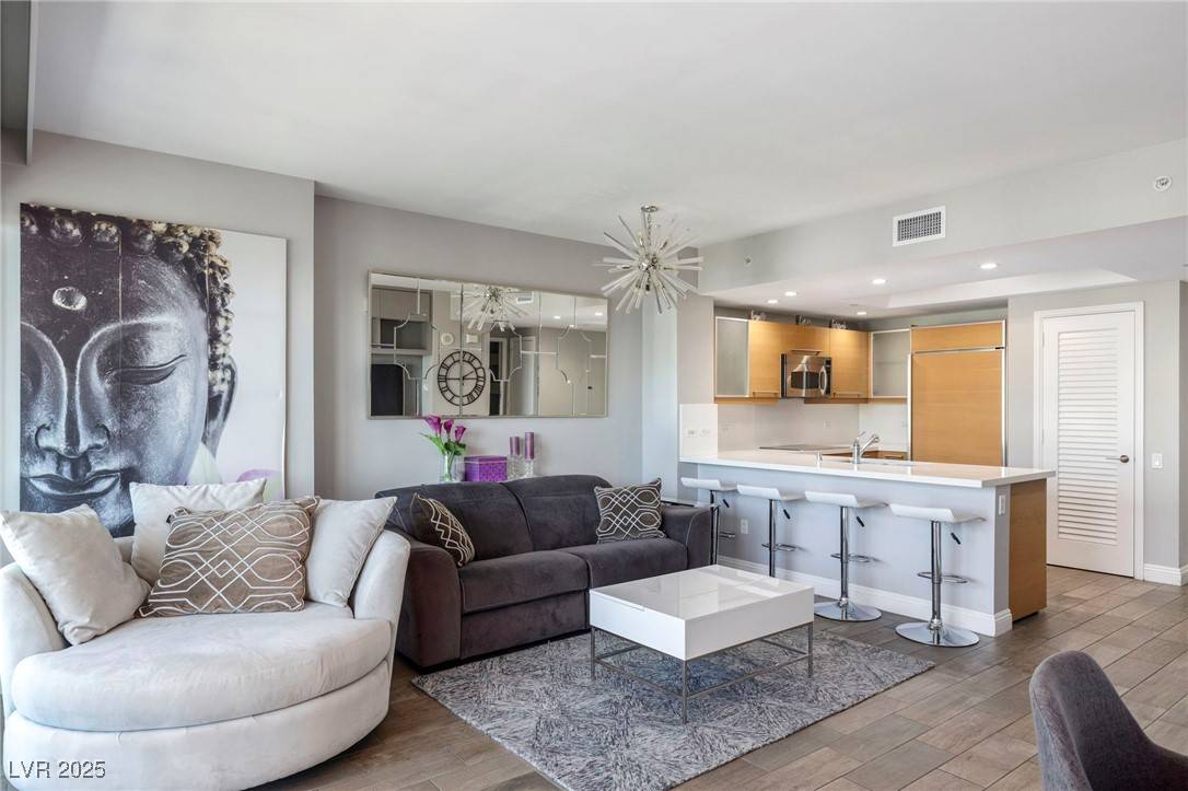 Las Vegas, NV 89109,222 Karen AVE #3104