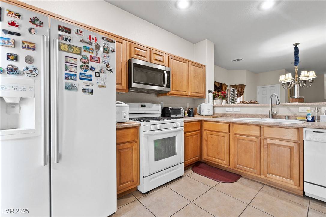 Las Vegas, NV 89122,4858 Longshot DR