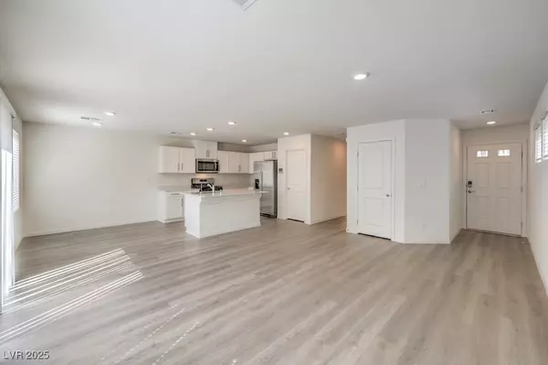 North Las Vegas, NV 89081,2637 BEGONIA FALLS AVE #87
