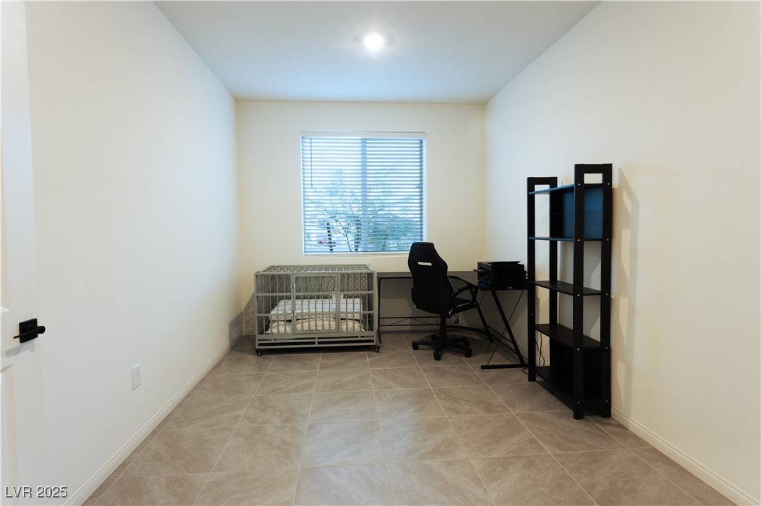 Las Vegas, NV 89166,10021 Locking Biner AVE