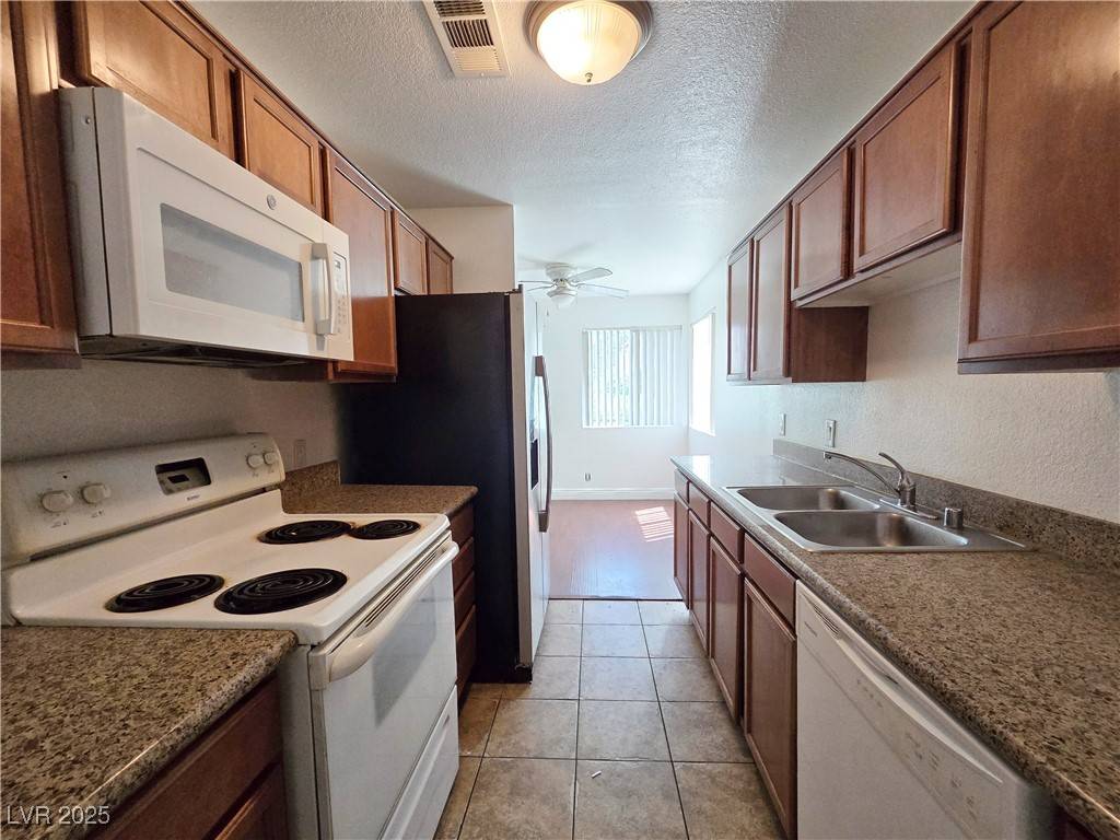 Las Vegas, NV 89108,1858 N Decatur BLVD #104