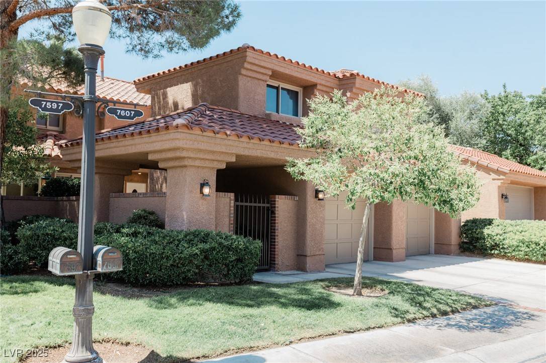 Las Vegas, NV 89113,7607 Boca Raton DR