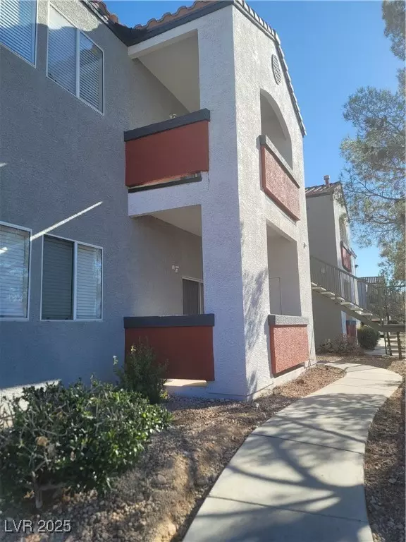 Las Vegas, NV 89113,7413 W RUSSELL RD #107