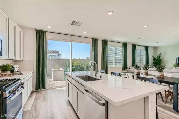 Las Vegas, NV 89143,9564 Archer Peak CT