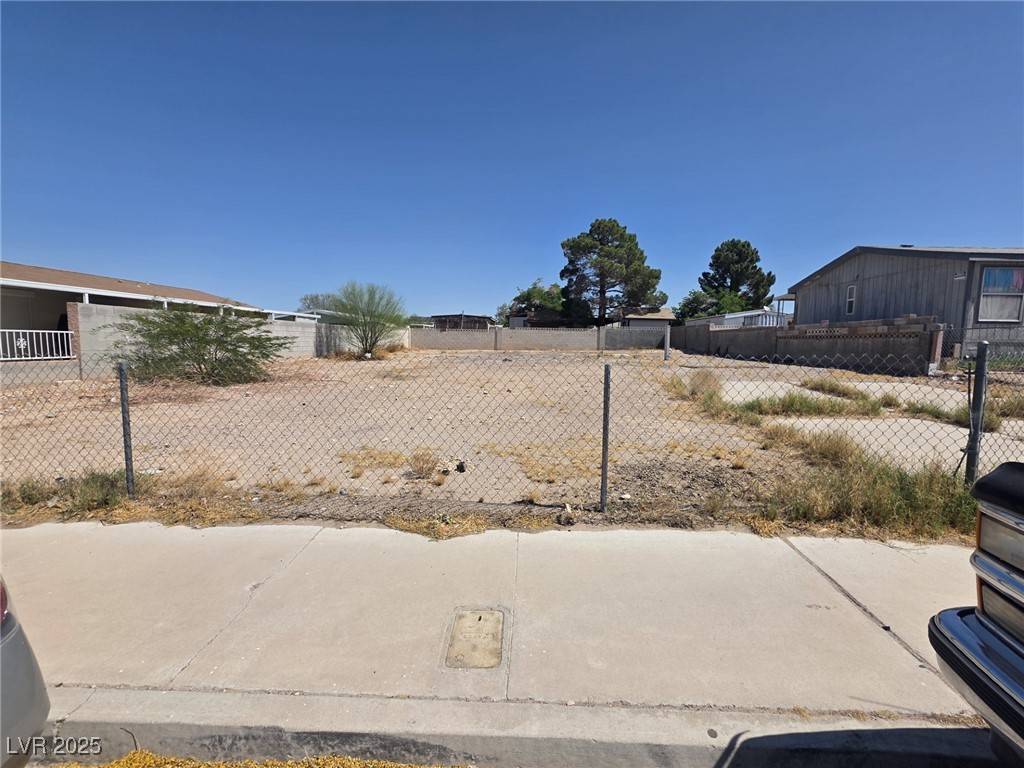 6106 Castlemont AVE, Las Vegas, NV 89156