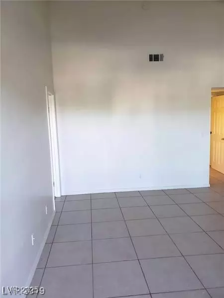 Las Vegas, NV 89115,2981 Country Manor LN #118