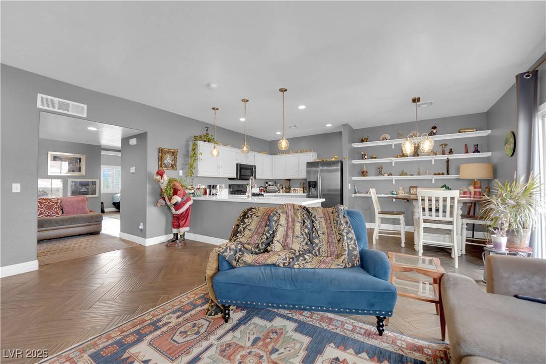 Henderson, NV 89014,855 N Stephanie ST #2121