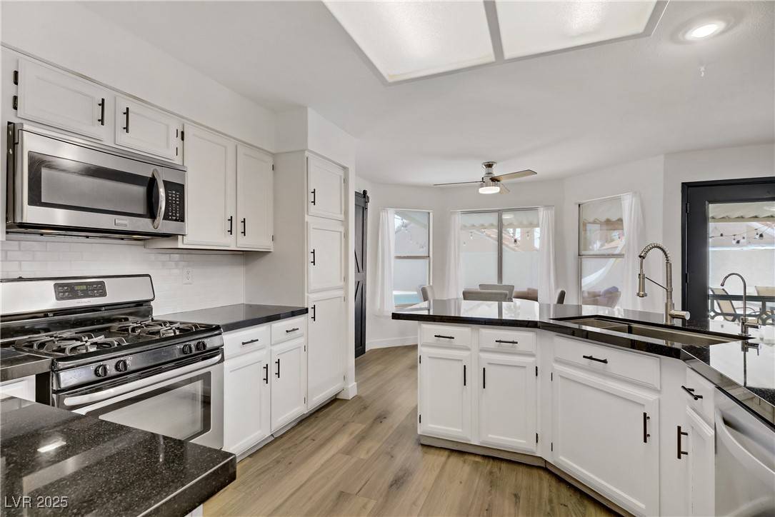 Henderson, NV 89074,270 Snowy River CIR