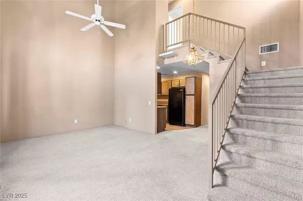 Las Vegas, NV 89118,5615 Calais CT