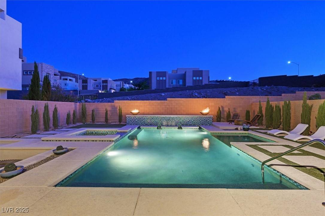 Henderson, NV 89012,881 Barrhead AVE