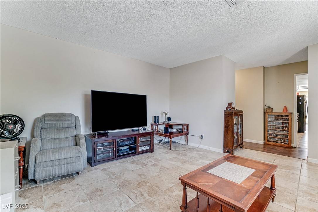 Las Vegas, NV 89121,3382 Berwyck ST