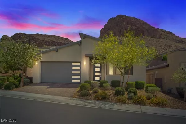 Henderson, NV 89052,1957 Regal Bluff DR