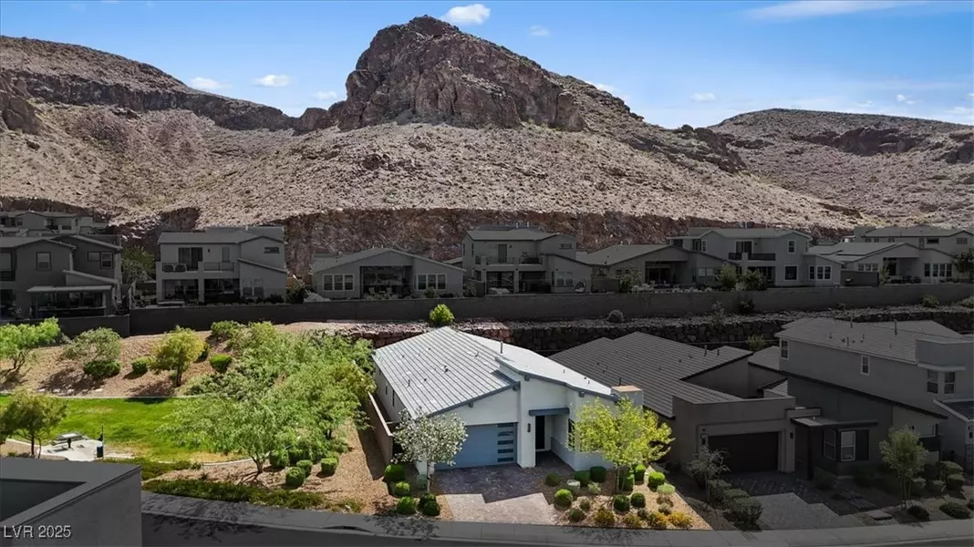 1957 Regal Bluff DR, Henderson, NV 89052