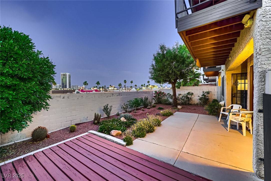 3942 Delos DR, Las Vegas, NV 89103