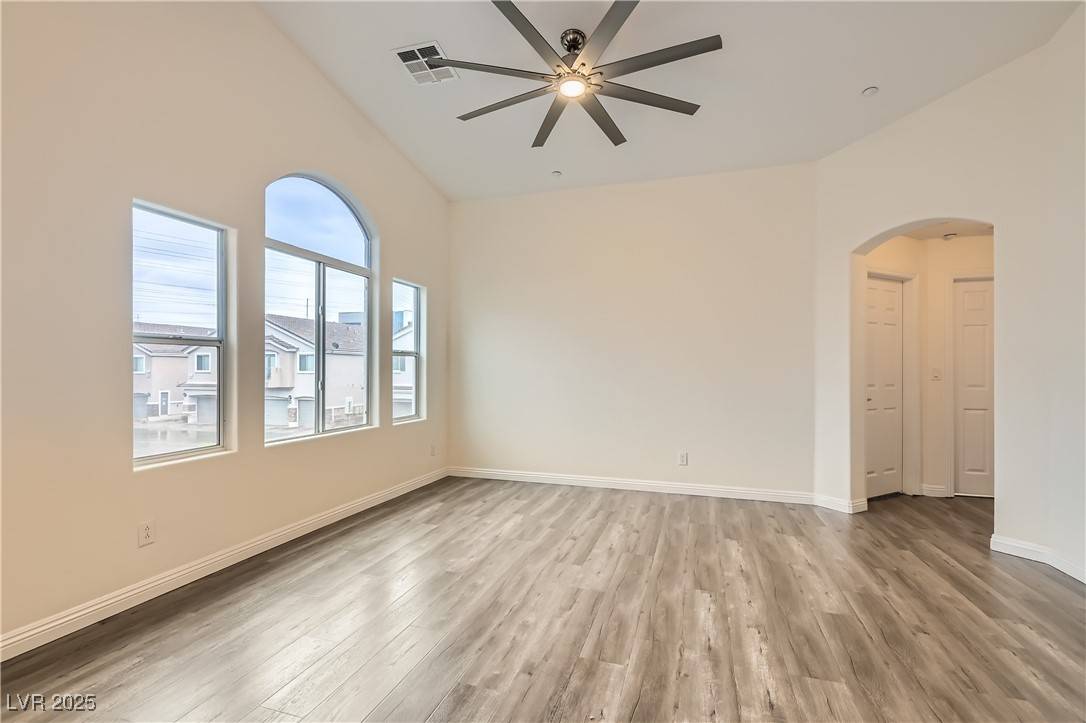 Las Vegas, NV 89183,10147 Aspen Rose ST #101