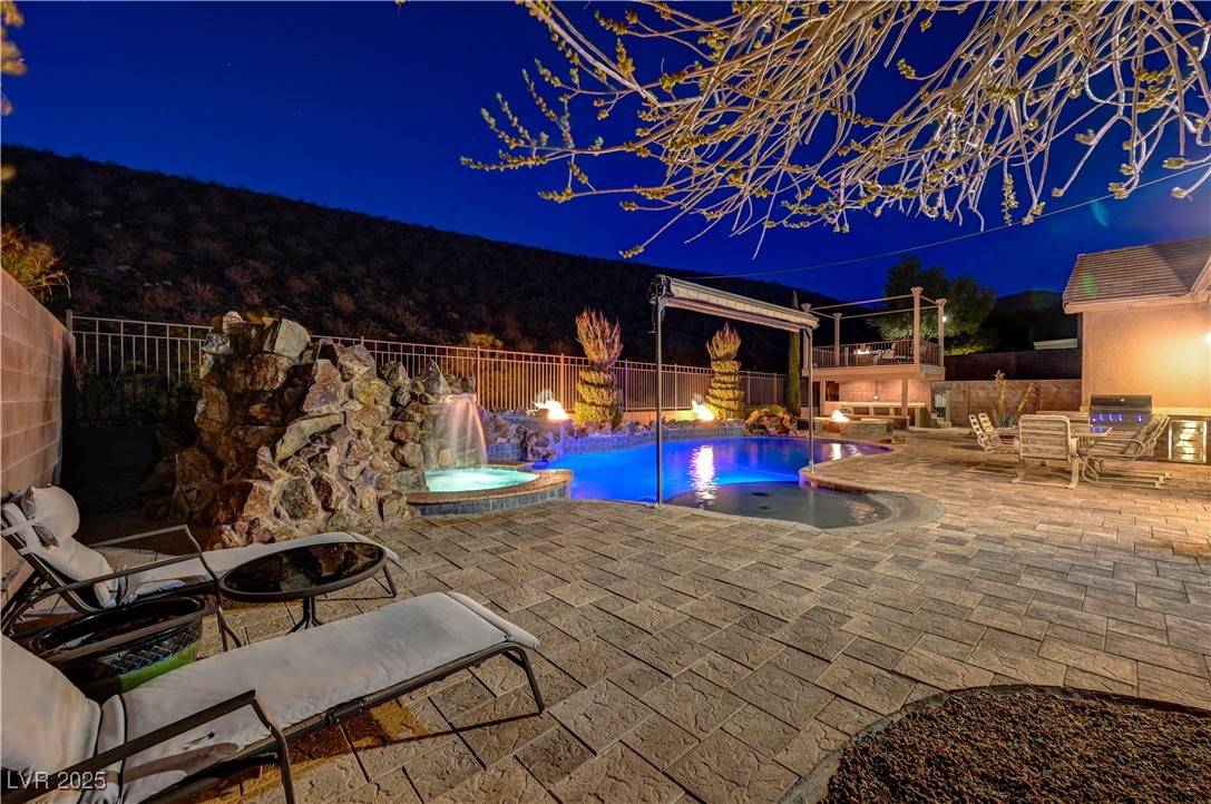 Henderson, NV 89044,2124 Pont National DR