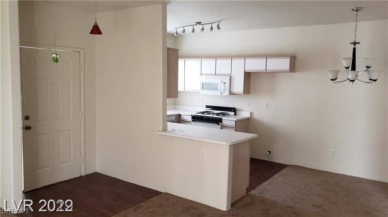 Las Vegas, NV 89122,5750 E Hacienda AVE #202