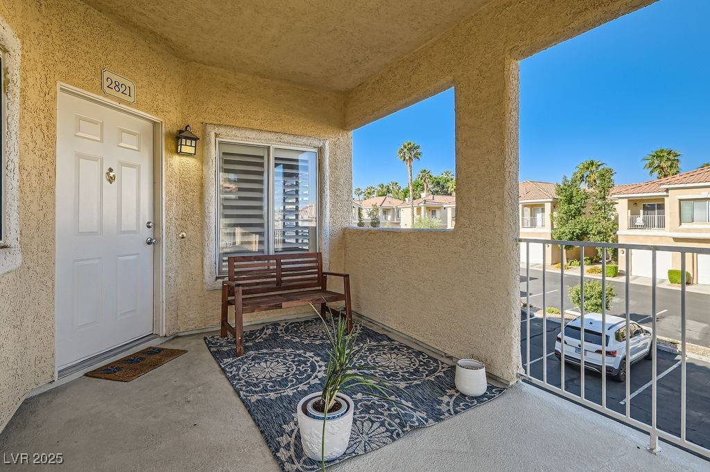 Henderson, NV 89012,251 S Green Valley Pkwy #2821