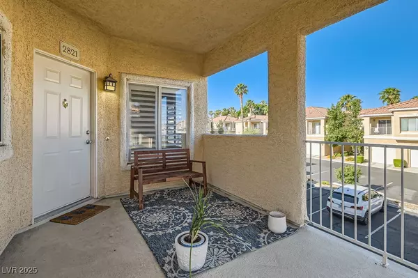 Henderson, NV 89012,251 S Green Valley Pkwy #2821
