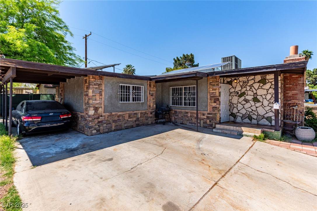 201 Cervantes ST, Las Vegas, NV 89101