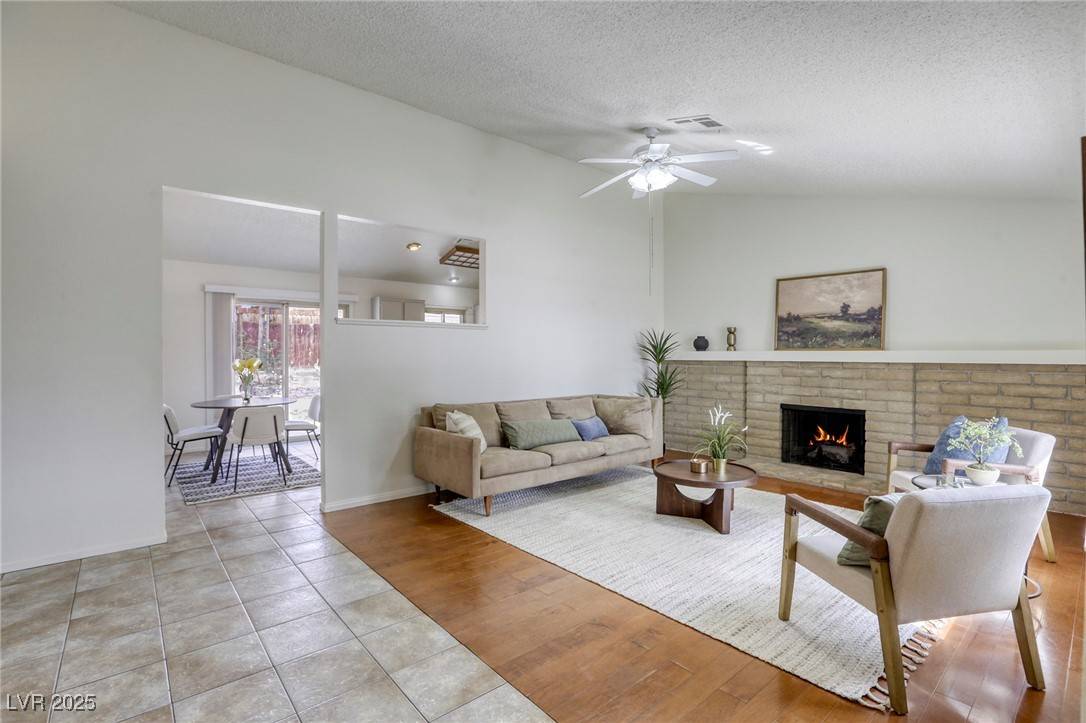 Las Vegas, NV 89108,1012 Winwood ST