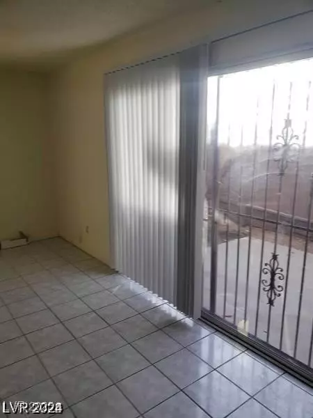 Las Vegas, NV 89120,3435 Villa Knolls South DR