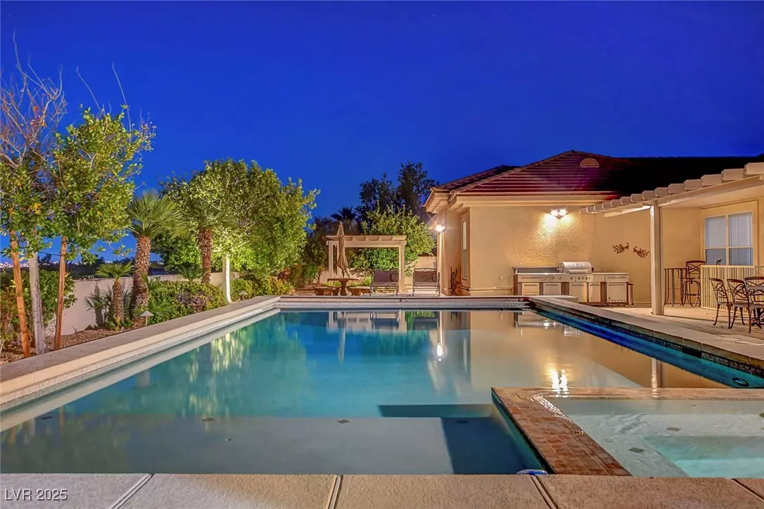 Las Vegas, NV 89149,6230 Calm Brook CT