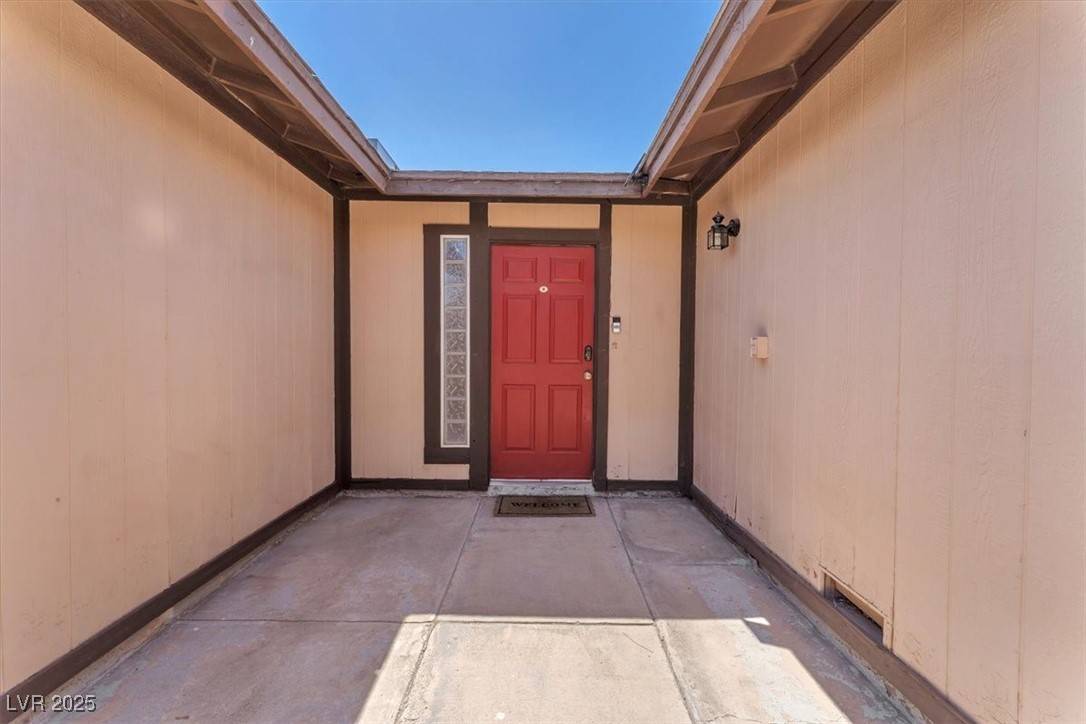 Las Vegas, NV 89122,4735 Madrigal WAY