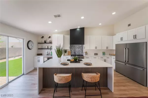 Las Vegas, NV 89129,9705 Standard AVE