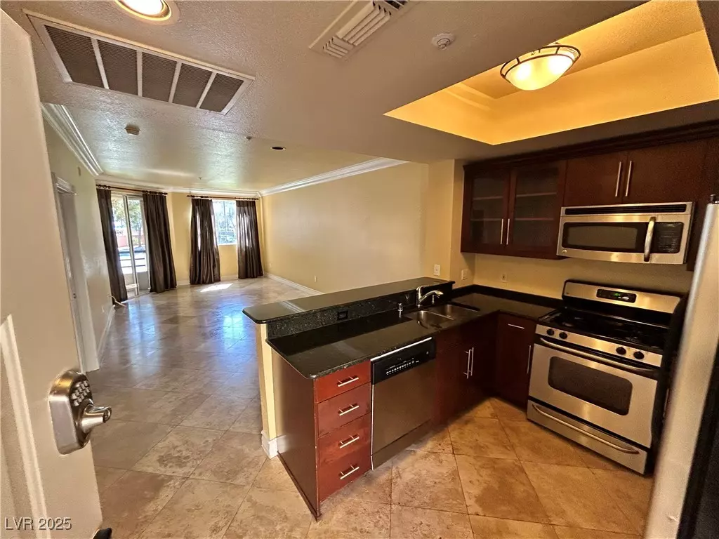 Las Vegas, NV 89169,220 E FLAMINGO RD #122