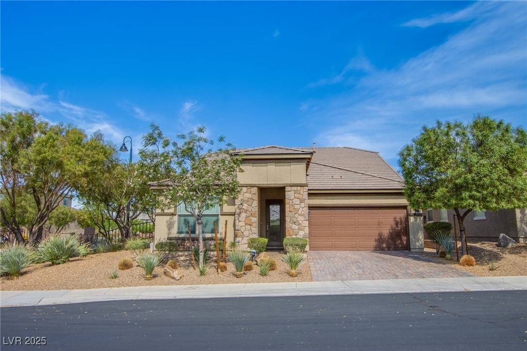 2664 Ornate Regiment ST, Henderson, NV 89044