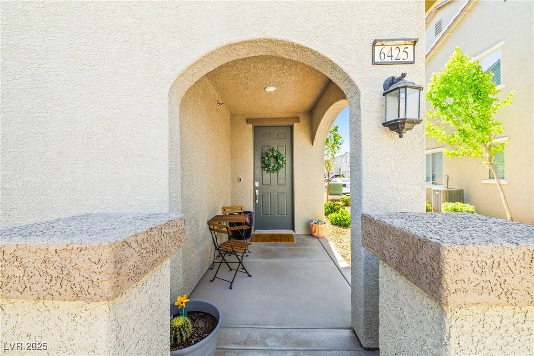 North Las Vegas, NV 89086,6425 Classic Ridge ST