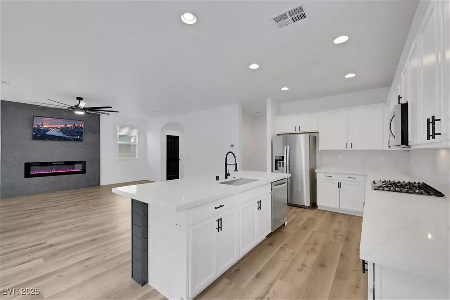 8043 Tank Loop ST, Las Vegas, NV 89166