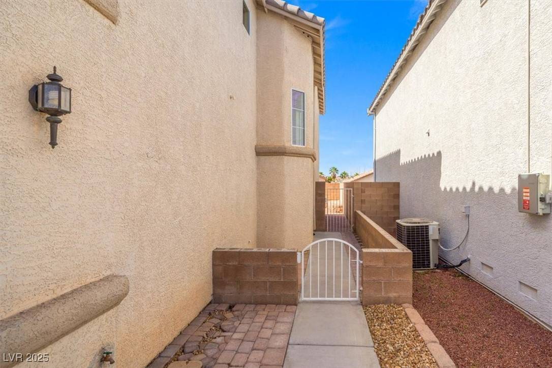 Las Vegas, NV 89129,10642 Dawns Mist AVE