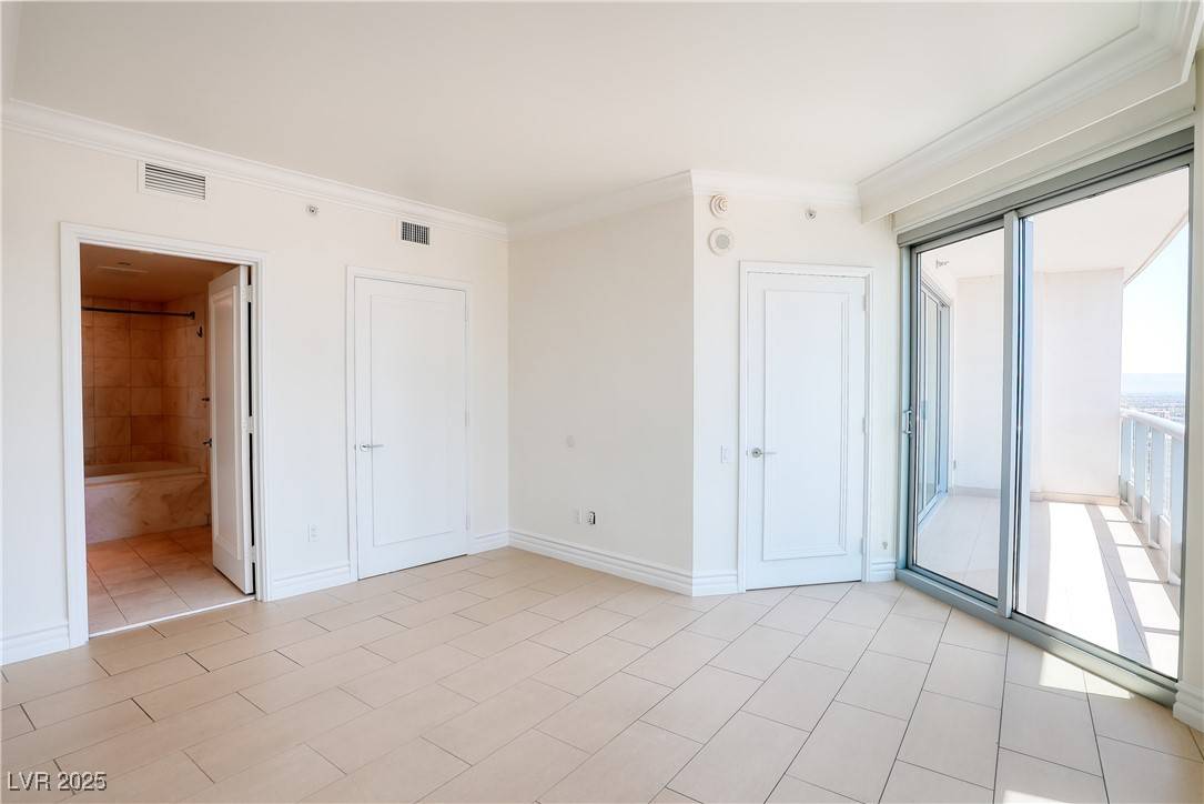 Las Vegas, NV 89109,222 KAREN AVE #2506