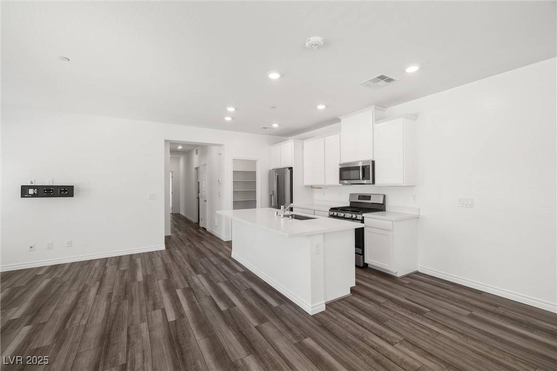 Henderson, NV 89011,216 Callen Falls AVE #1423