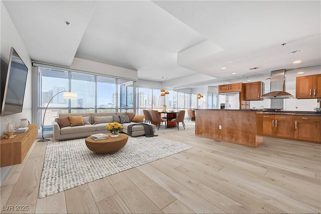 Las Vegas, NV 89103,4525 Dean Martin DR #909
