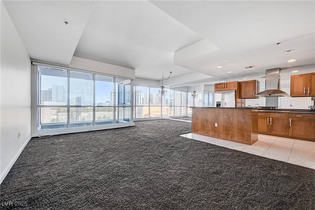 Las Vegas, NV 89103,4525 Dean Martin DR #909
