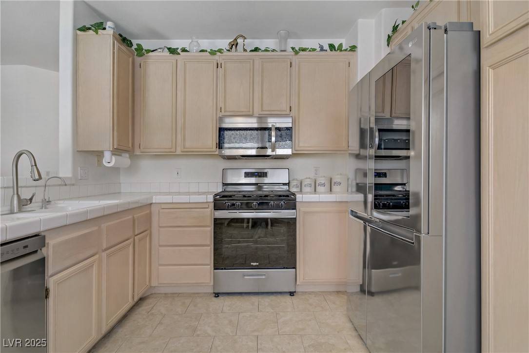 Las Vegas, NV 89128,8116 Kokoma DR