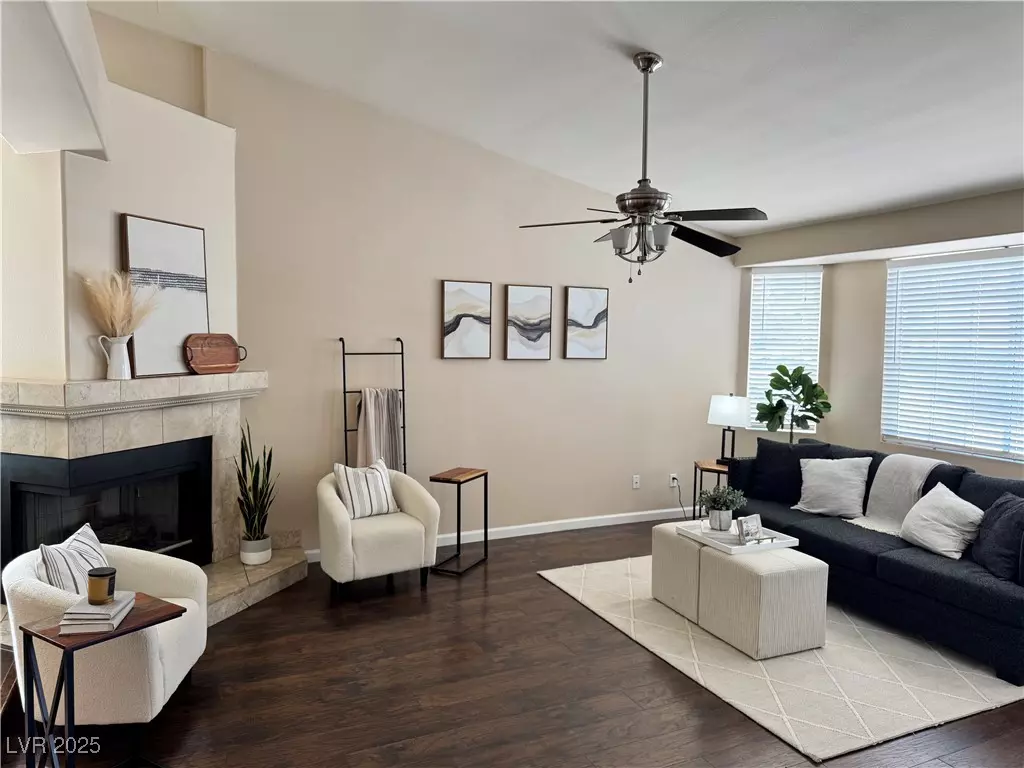 Las Vegas, NV 89117,9305 Hollycrest DR