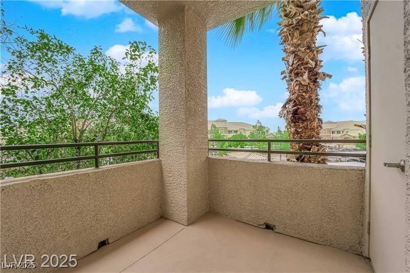 Las Vegas, NV 89113,7123 S Durango DR #204