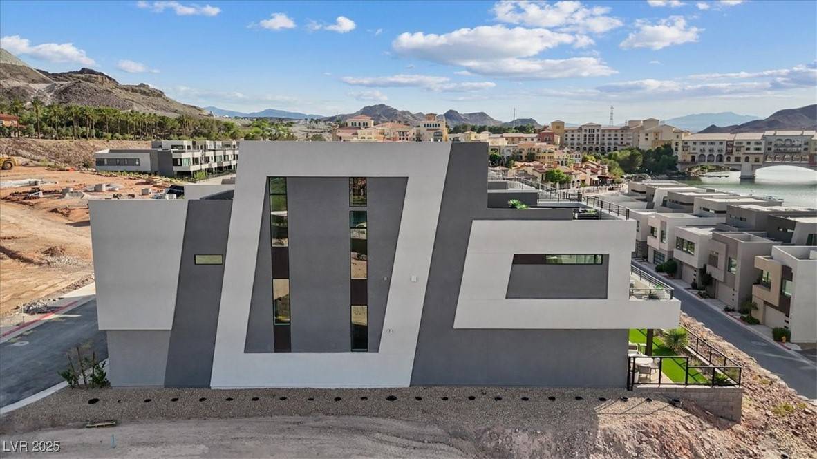 Henderson, NV 89011,40 Heron Harbour DR