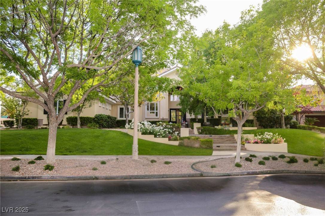 1809 White Hawk CT, Las Vegas, NV 89134