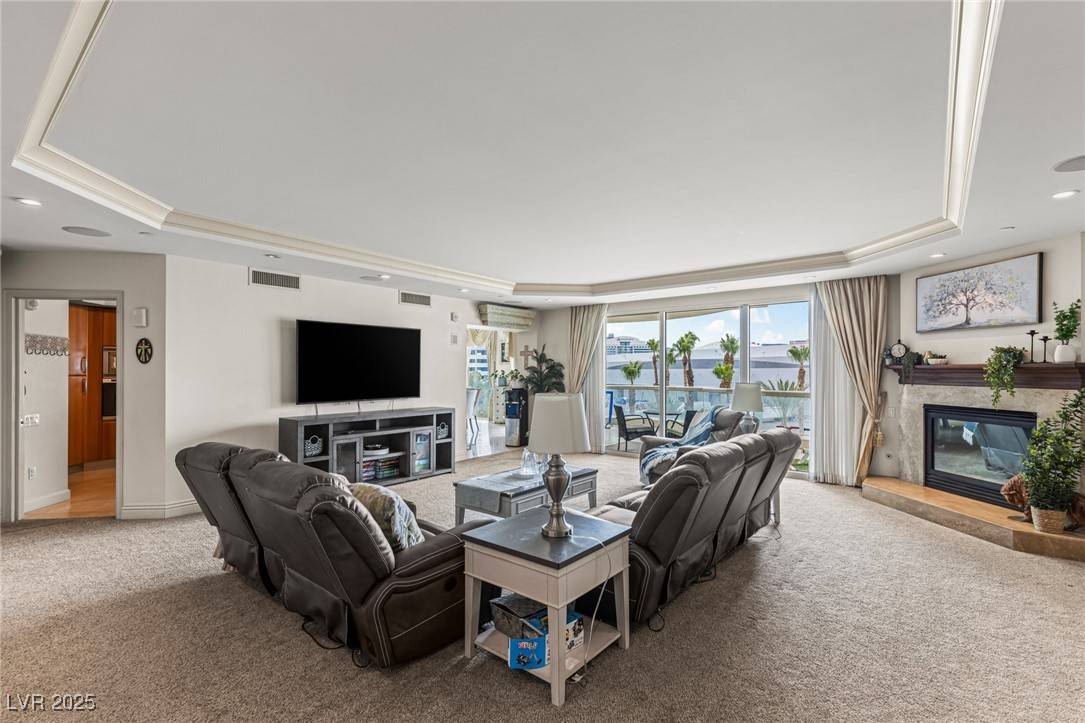Las Vegas, NV 89109,2857 Paradise RD #401