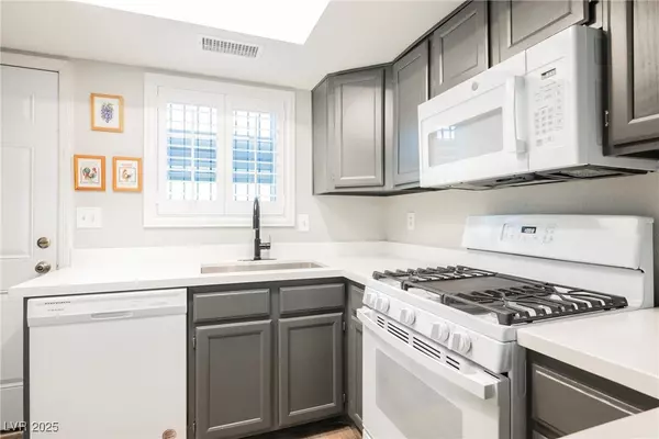 Henderson, NV 89011,595 Sellers PL