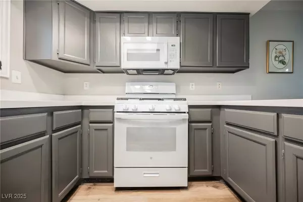 Henderson, NV 89011,595 Sellers PL