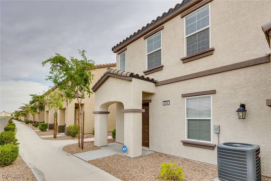 Las Vegas, NV 89115,5164 Steep Cliffs AVE