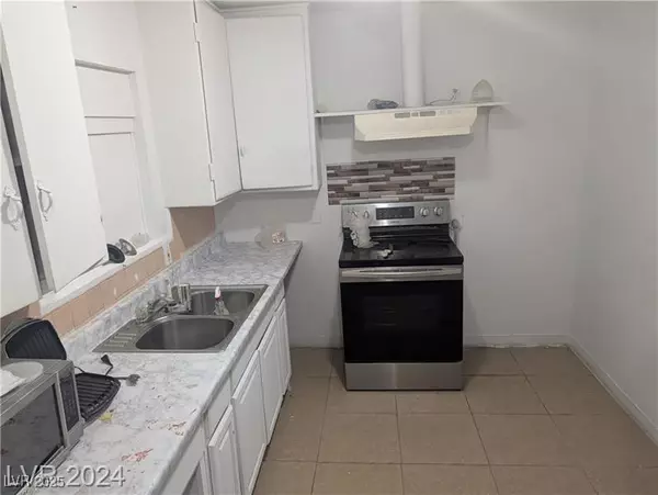 Las Vegas, NV 89101,255 S 17th ST